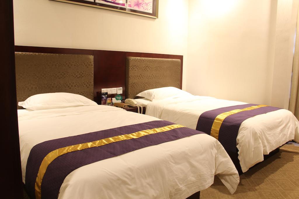 Zhuhai Platinum Holiday Hotel Oda fotoğraf