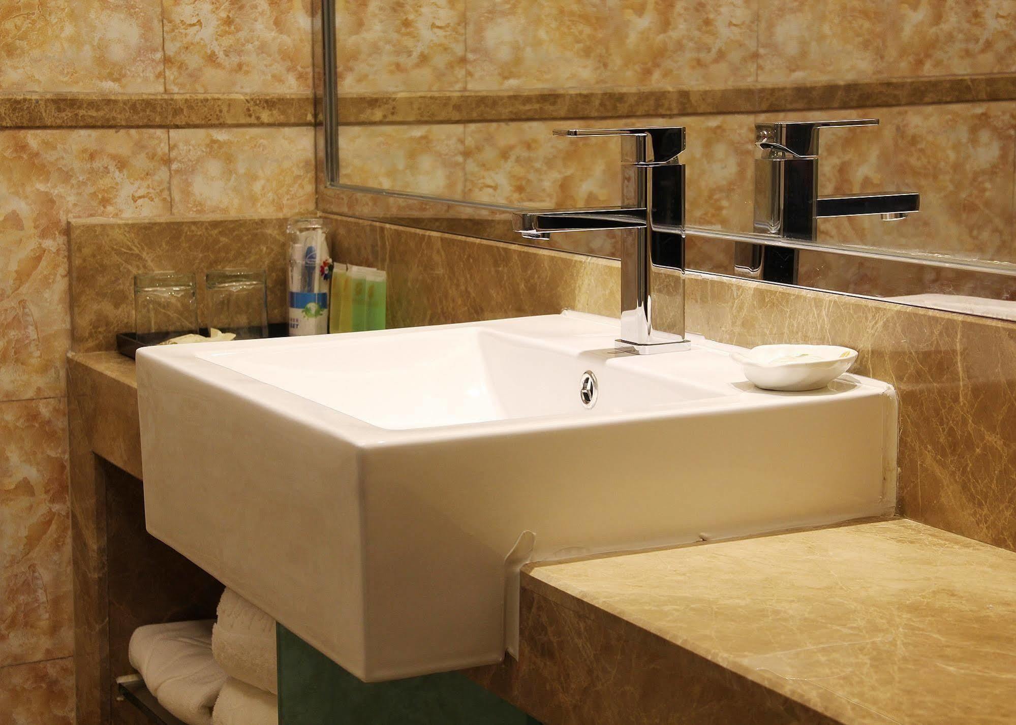 Zhuhai Platinum Holiday Hotel Dış mekan fotoğraf