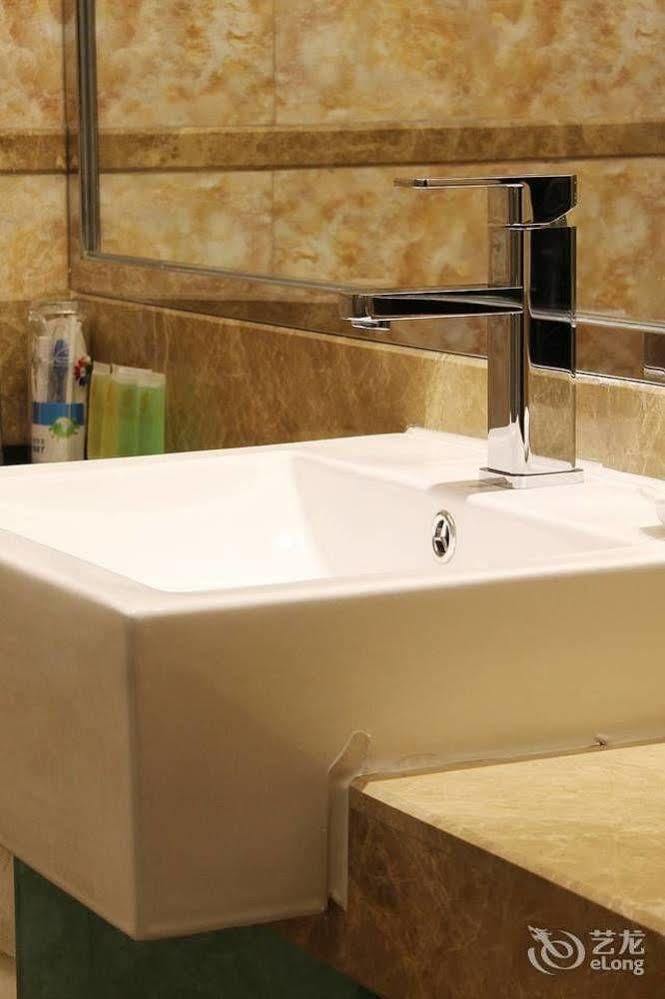 Zhuhai Platinum Holiday Hotel Dış mekan fotoğraf